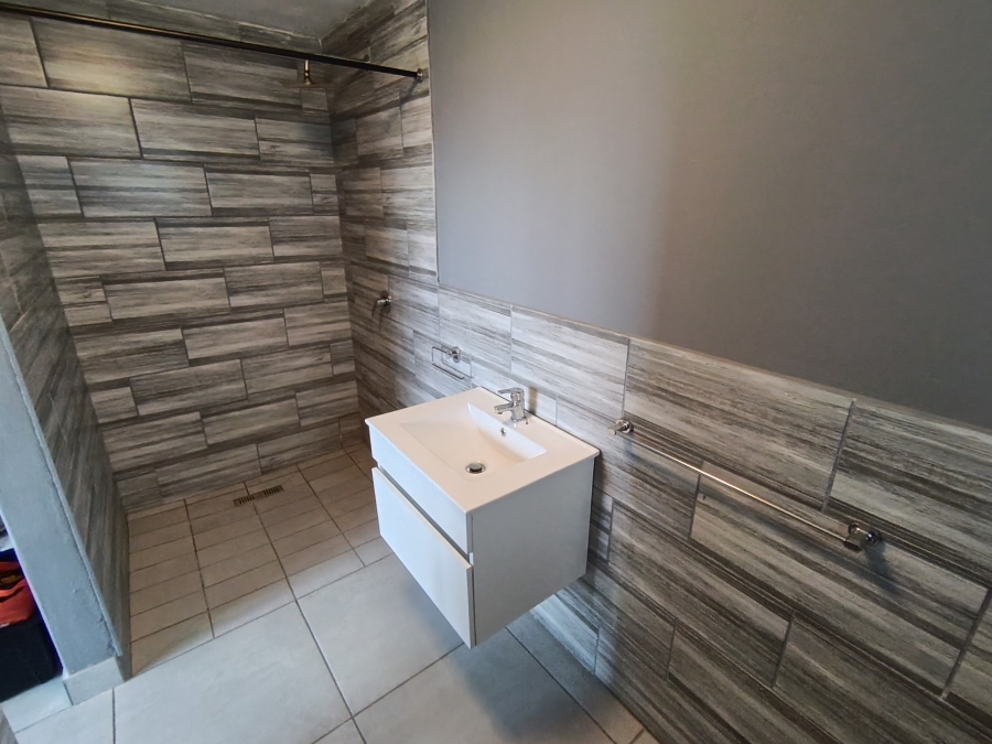 4 Bedroom Property for Sale in Wavecrest Eastern Cape